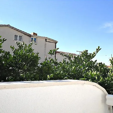Mit Balkon In Strandnaehe Apartment