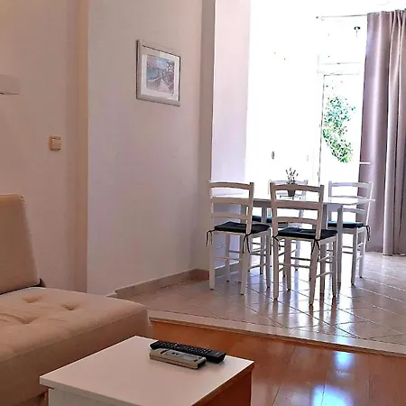 Mit Balkon In Strandnaehe * Baska Voda